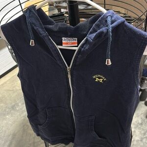 Definition- medium kids, Michigan sleeveless jacket